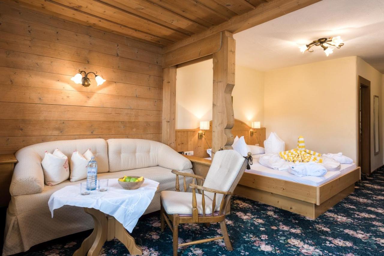 Familienhotel Adler Serfaus Cameră foto
